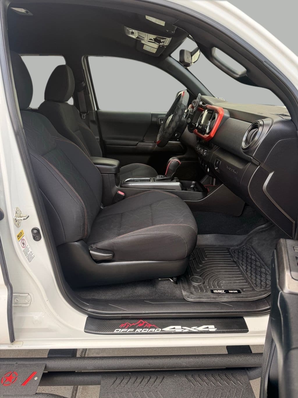 2016 Toyota Tacoma SR5 - Photo 8