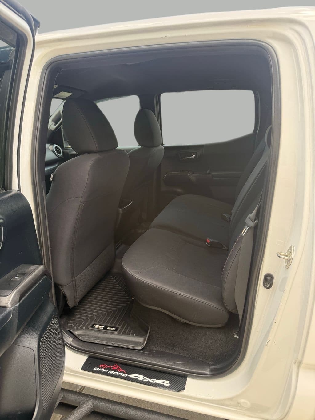 2016 Toyota Tacoma SR5 - Photo 9